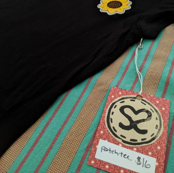 Black vintage patch tee - large - Picture 3 of 5